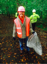 Ricky from Peak FM’s Breakfast show getting his hands dirty enjoying being part of the Ward team